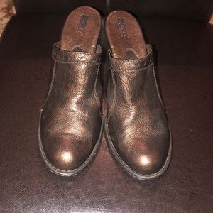 Born brand copper mules, great condition